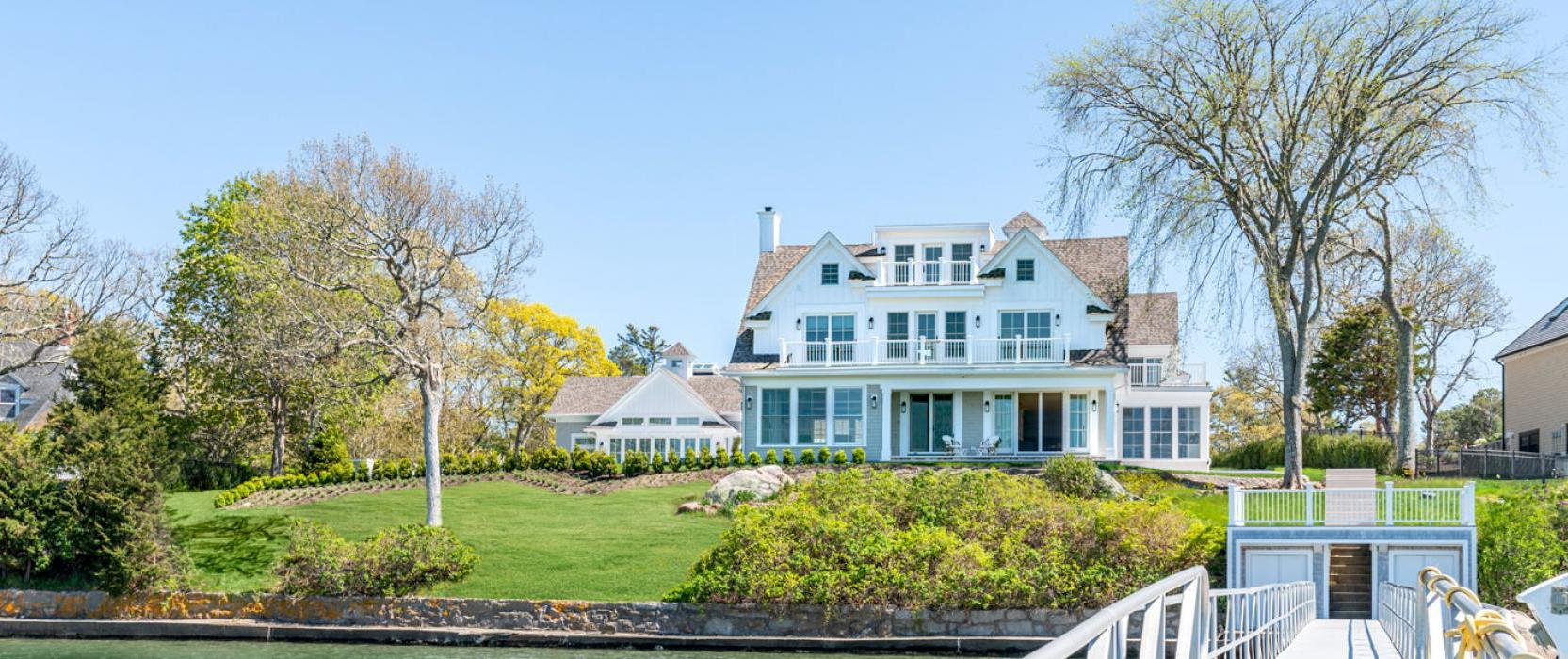 McKay 365体育官网客户端 Waterfront home, Wareham, MA